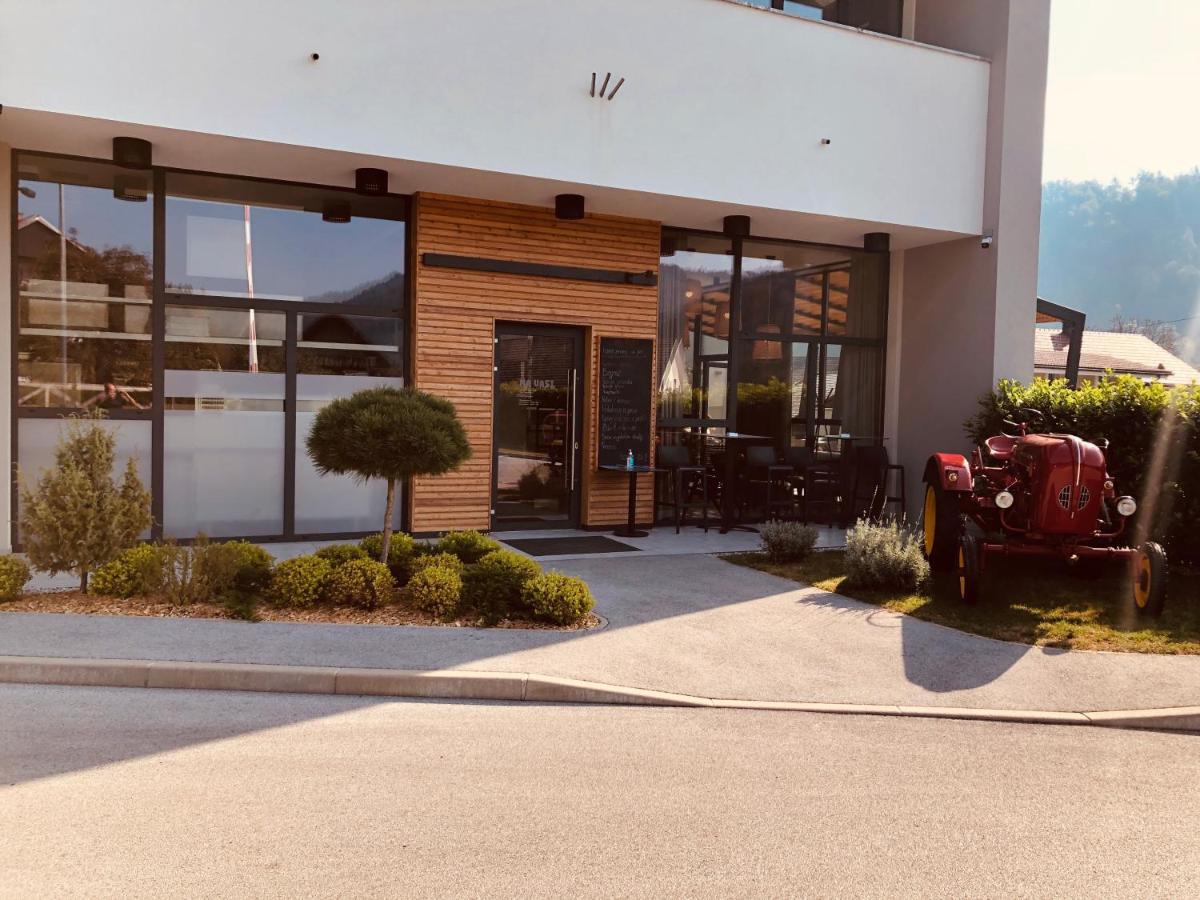 Na Vasi Restavracija In Prenocisca Hotell Škofja Loka Eksteriør bilde