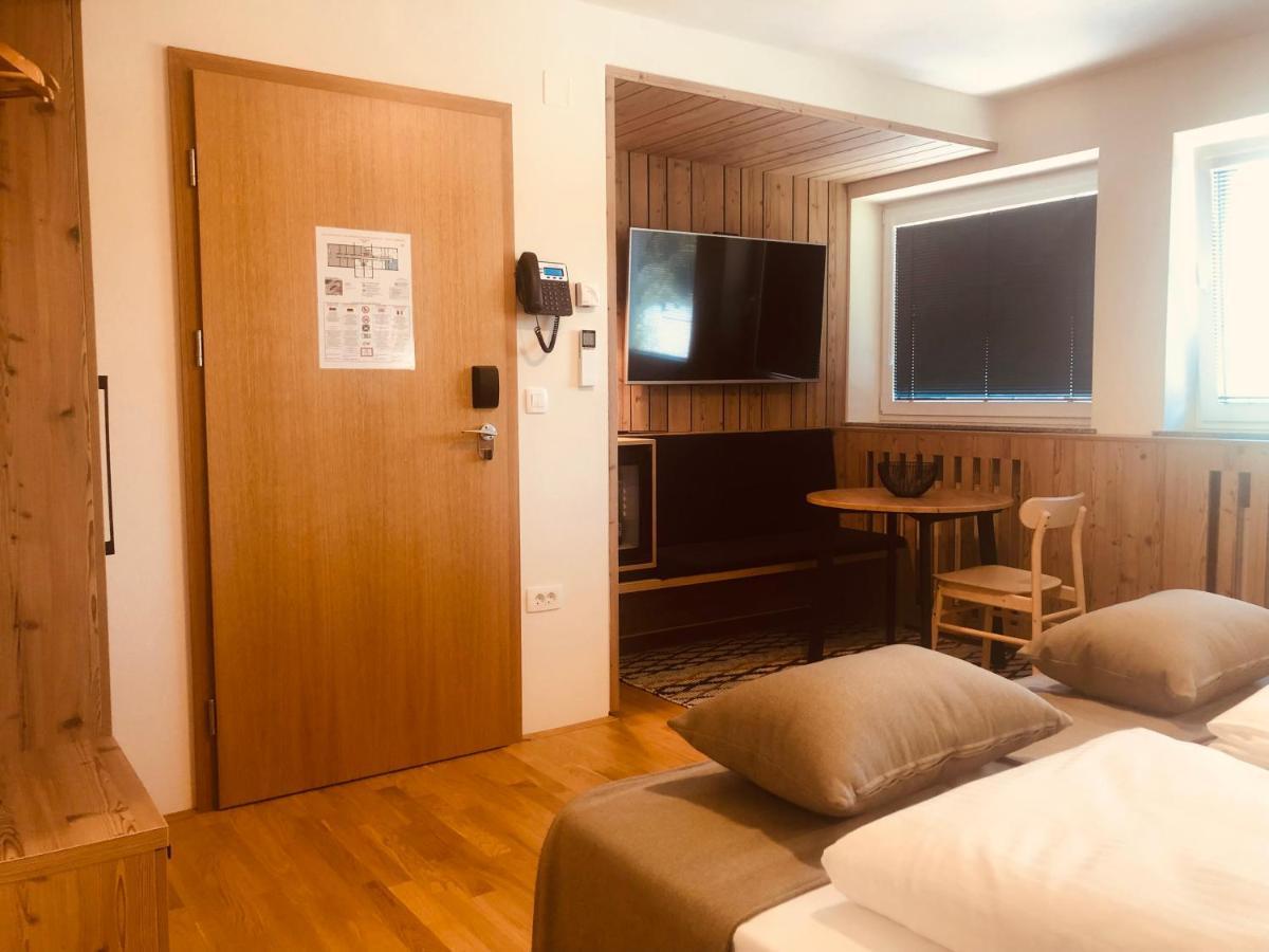 Na Vasi Restavracija In Prenocisca Hotell Škofja Loka Eksteriør bilde