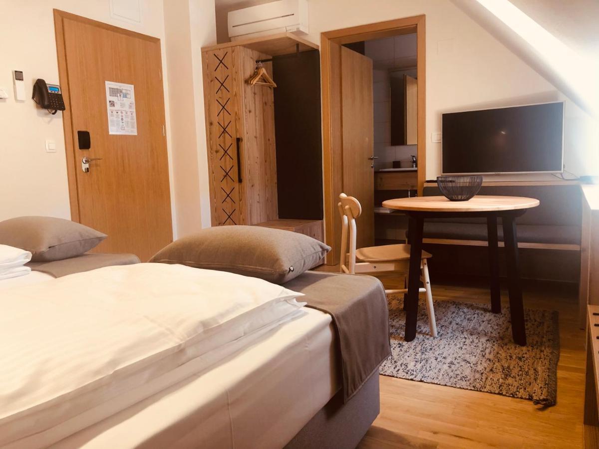 Na Vasi Restavracija In Prenocisca Hotell Škofja Loka Eksteriør bilde
