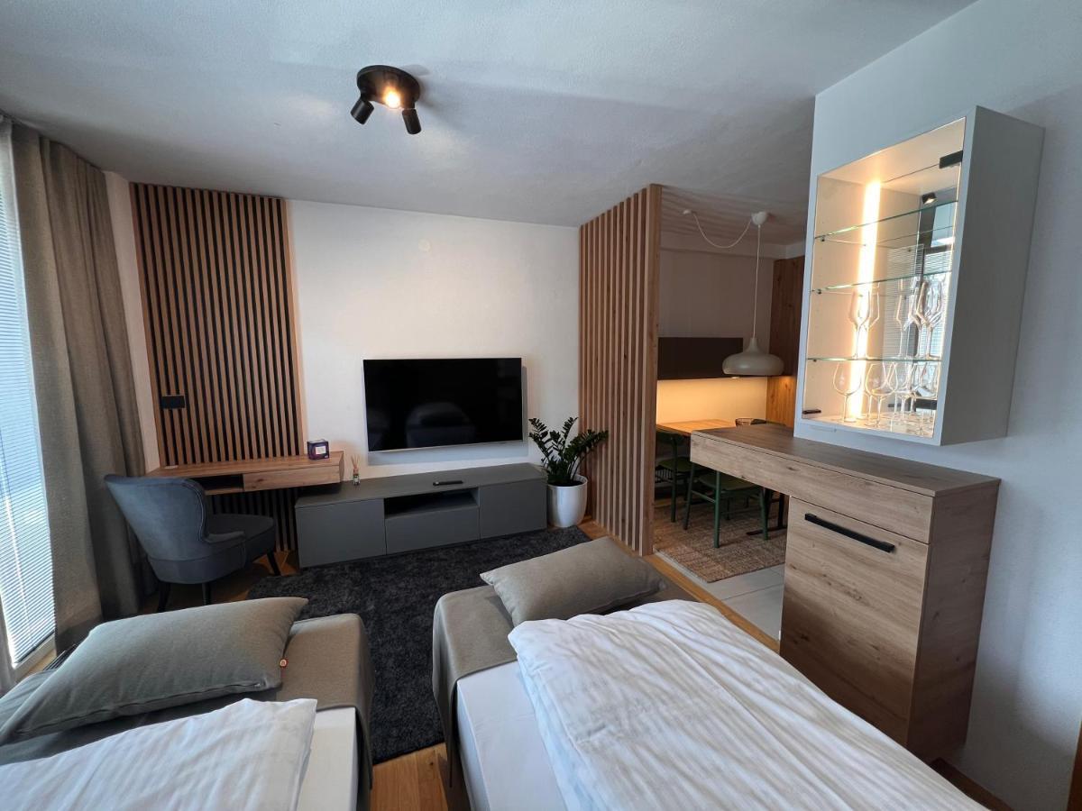 Na Vasi Restavracija In Prenocisca Hotell Škofja Loka Eksteriør bilde