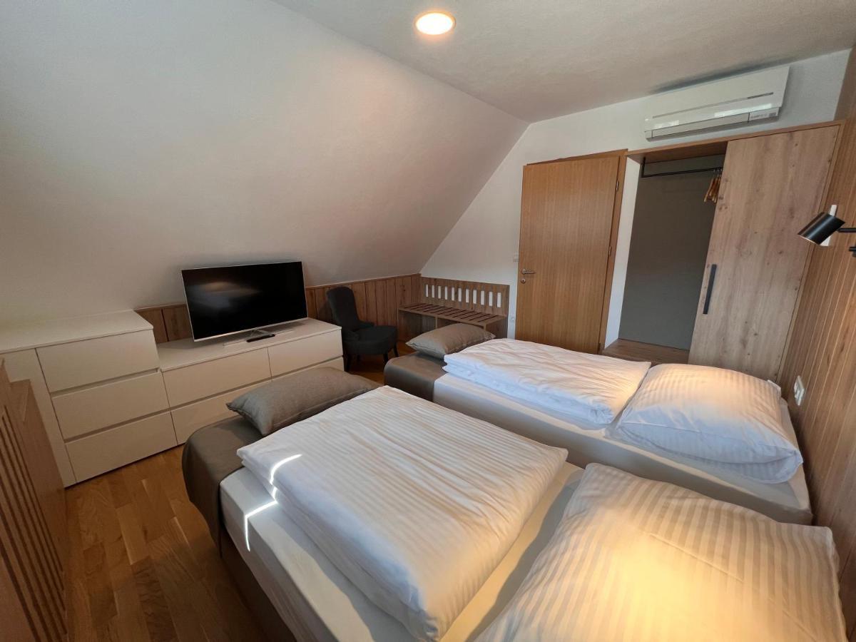 Na Vasi Restavracija In Prenocisca Hotell Škofja Loka Eksteriør bilde